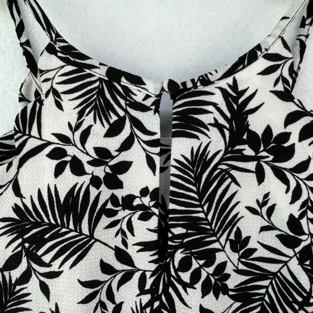 Sweet Wanderer Tank Top Sz S White and black floral scalloped halter