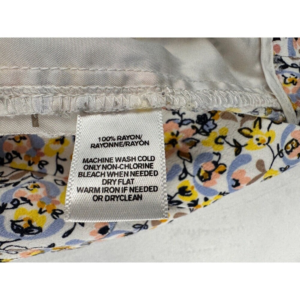 Loft Ann Taylor Short Sz 8 White with Multicolor Floral Print Pleated Flowy Zip