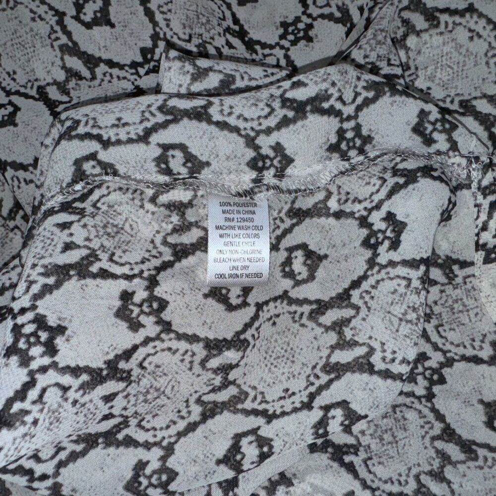 Como Women's Size 2X Black & White Roll Tab Semi-sheer Tunic Blouse