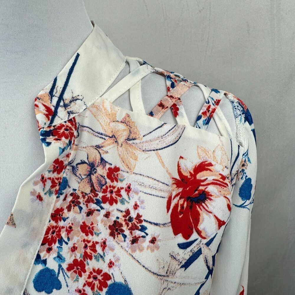 Rue 21 Blouse M White Floral Semi Sheer Tunic 3/4 roll up sleeve Lattice Details