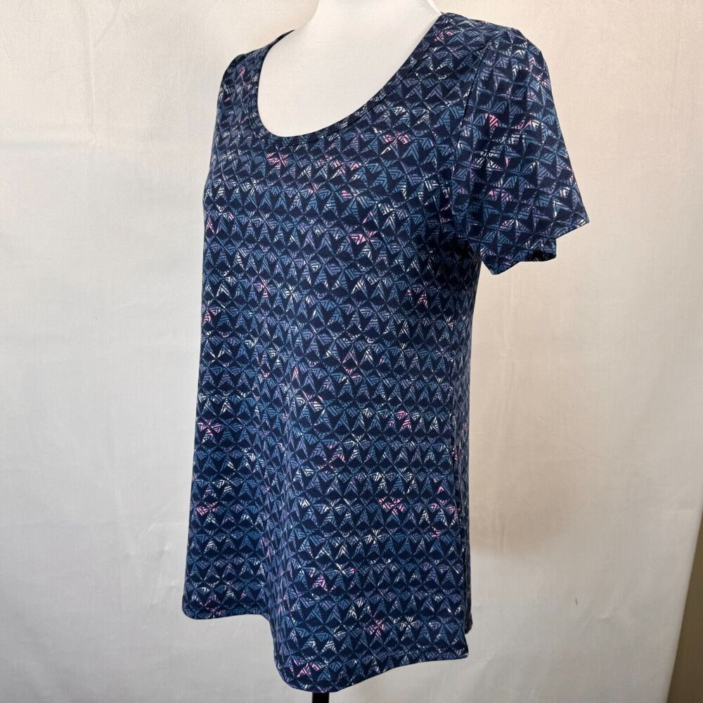 LuLaRoe Classic Top Sz XS Blue Pink Geometric Print Round Neck Short Sleeves