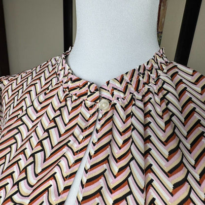 LOFT Plus Sz 18 Ruffle Crew Neck Front Keyhole Flutter Sleeves Pink ZigZag Print