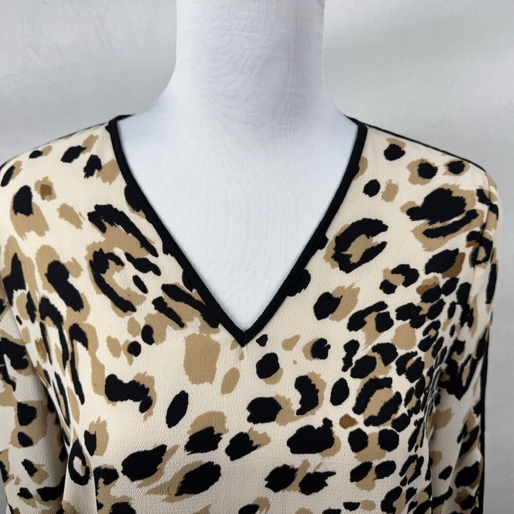Chico’s Blouse Sz 00 Cheetah Print V Neck Long Split Black Trim Sleeve
