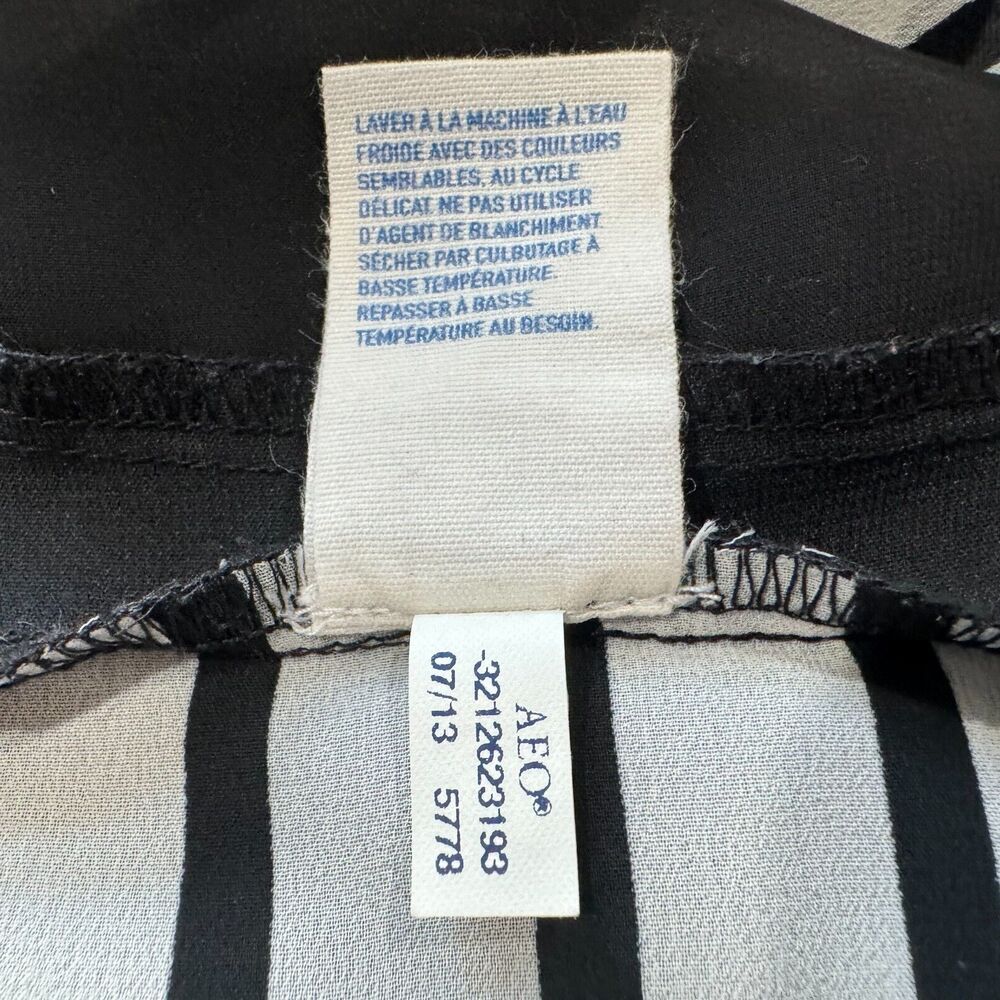 American Eagle Sheer Sz L Black White Striped Round Neck Back Accent Buttons