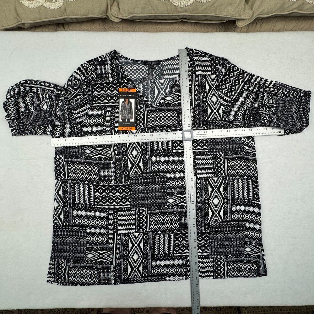 Mario Serrani Women Top SZ XXL NWT Geometric Black/White VNeck 3/4 Sleeve B2121