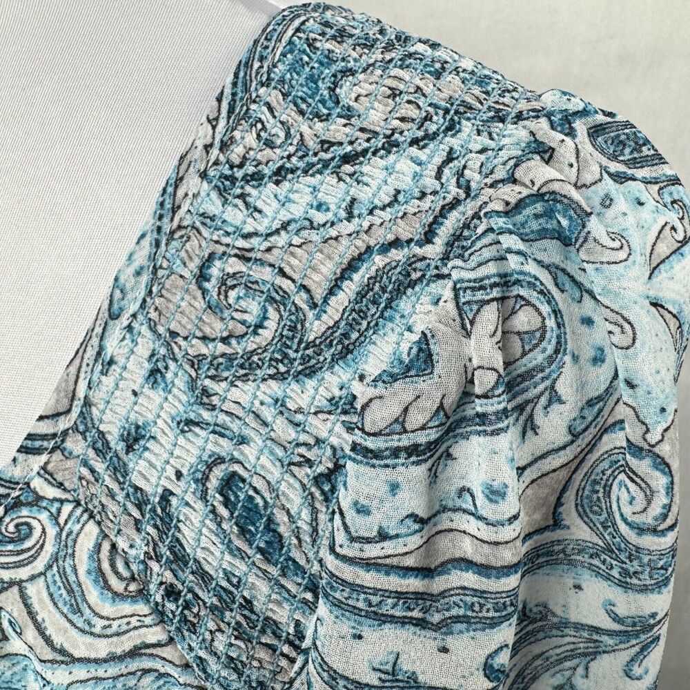 White House Black Market Blouse Sz S Blue Paisley Ruched shoulder Long Sleeve