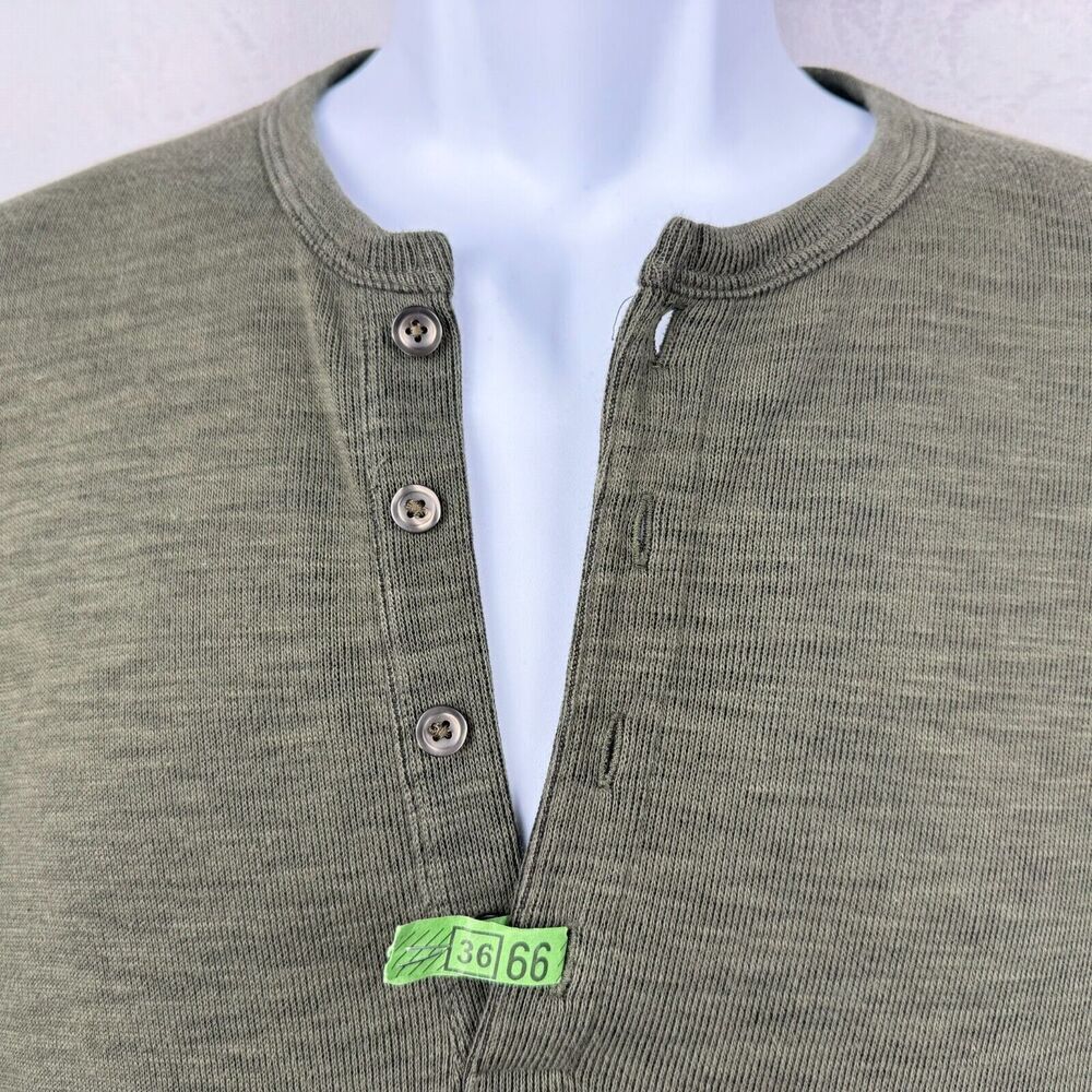 Express Mens Top Sz M Green Henley Neckline Buttoned Long Sleeve Knit