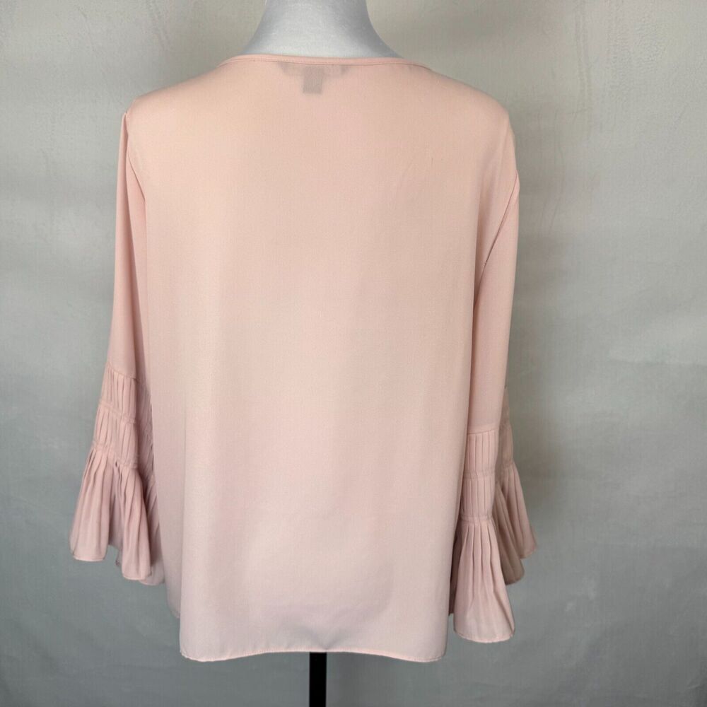 Zac & Rachel Blouse Sz L Dusty Pink Pleated Front Split Neck Flutter Sleeve