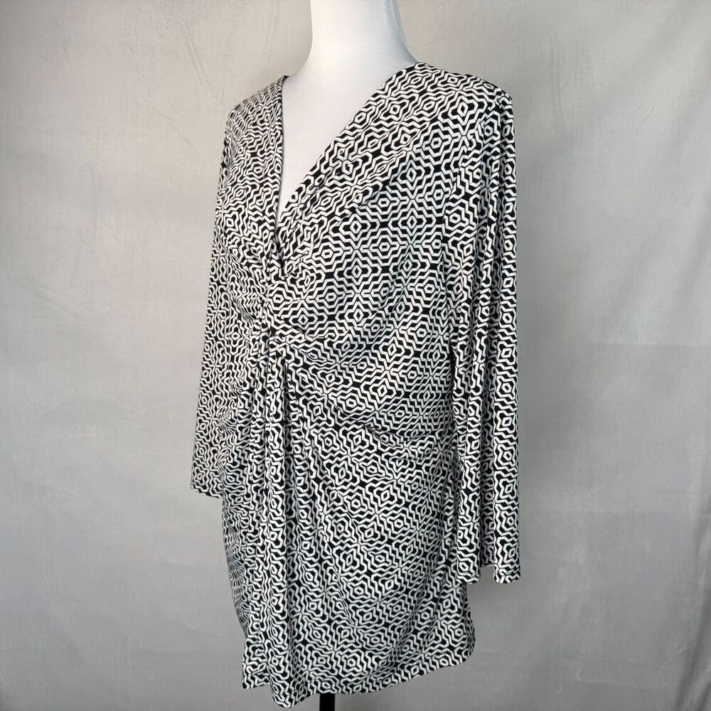 Liz Claiborne Sz 2X Blouse VNeck Twist Front Black White Geometric Business