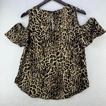 Lily White Top Women Sz M Animal print off should short sleeves scoop neck