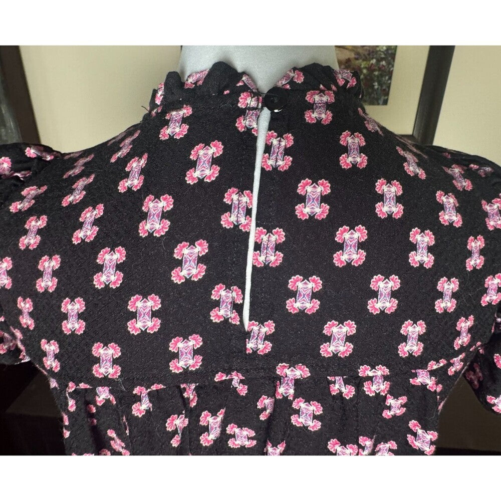 Rose & Olive Top Sz S Black Floral Ruffle Crew Neck Crochet Trim Flutter Sleeve