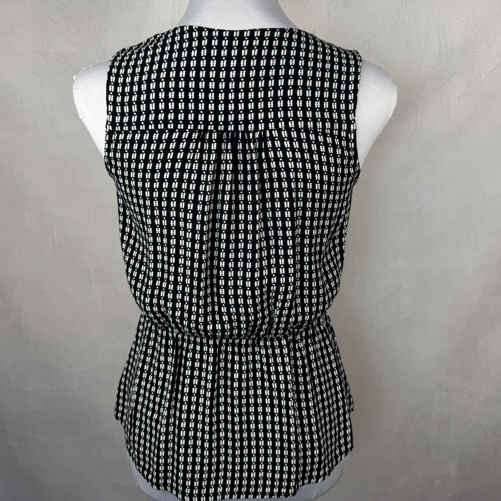 Chelsea 28 Women Sz XS Top Black Geo Ivory Print Peplum Surplice VNeck Faux Wrap