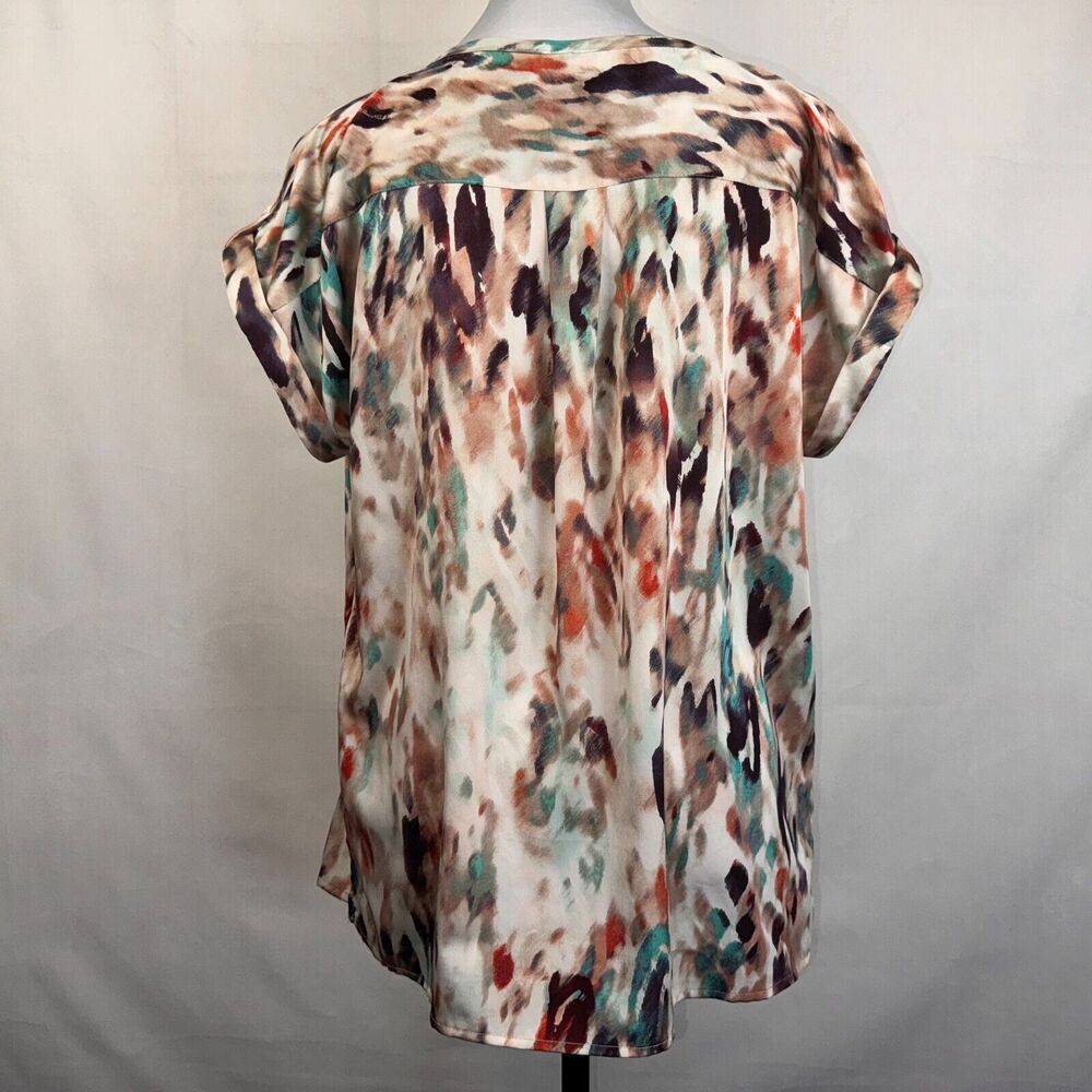 Liz Claiborne Blouse Sz M Beige Multicolor Print Henley neckline cap sleeve