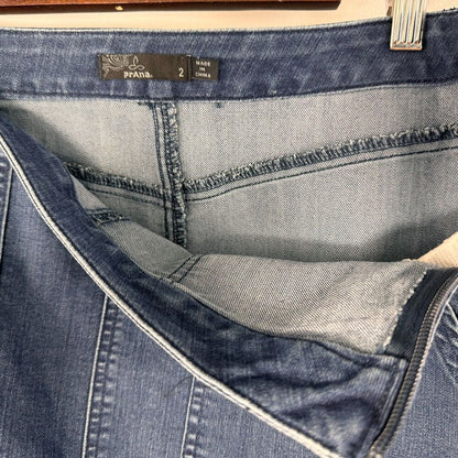 Prana Women Blue Denim Stretch Skirt Sz 2 Side Zip Closure two front pockets