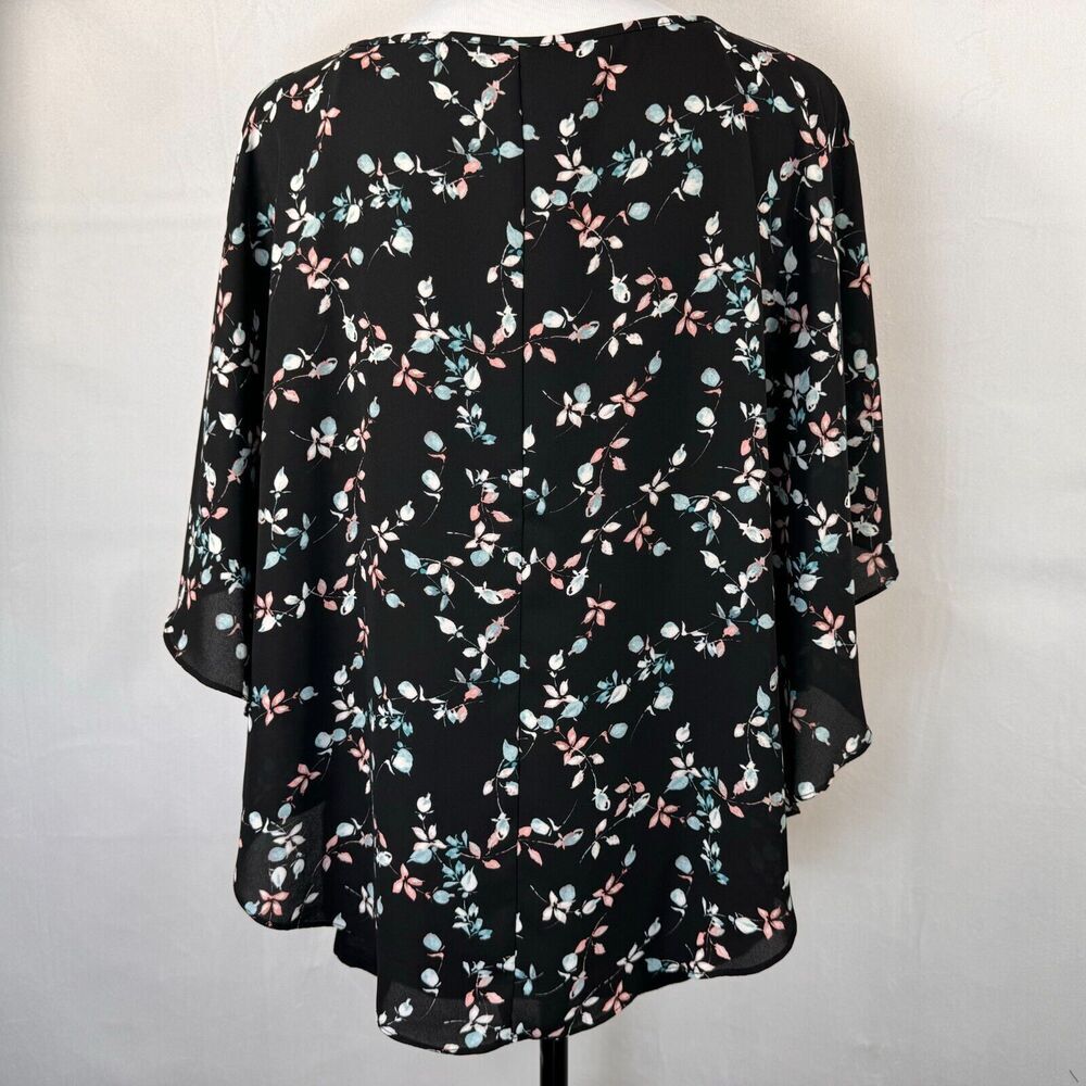 Elle Ladies Top Sz M Solid black under Tank Floral Bat Wing Sleeve top