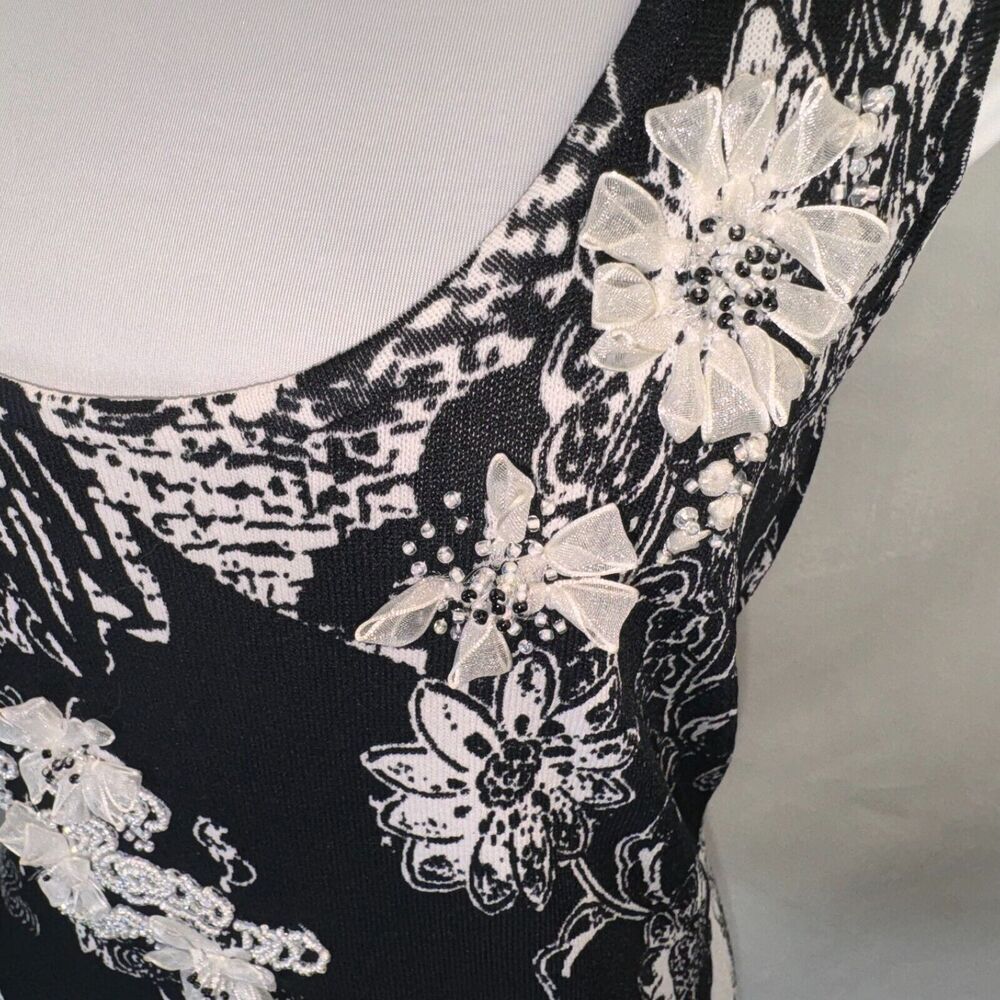 Alberto Makali Knit Top Sz M attached flowers with some Beads scoop neck