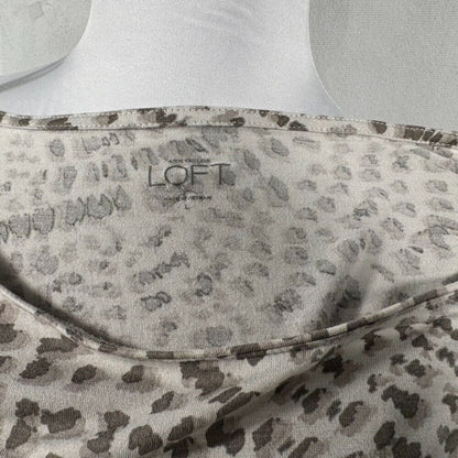 Loft Ladies Tee Sz L  Beige print Boat neckline, cap sleeves, waist banded