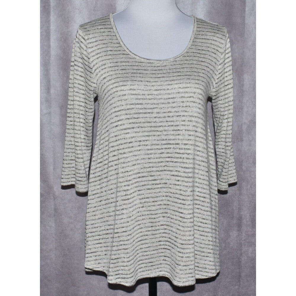 A women's three-quarter sleeve knit top with a scoop neckline, featuring a textured horizontal stripe pattern in light gray and white, displayed on a mannequin against a gray backdrop.