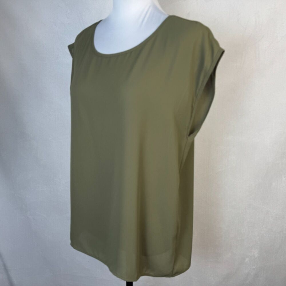 Forever 21 Women Top Sz M Sheer Olive Green Round Neck Sleeveless Pullover