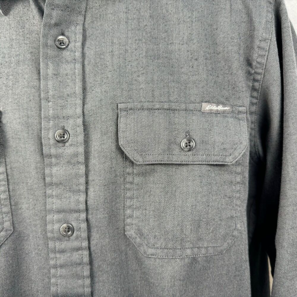 Eddie Bauer Men Shirt Sz M Long Sleeve Collar Button Down Front Pockets Gray
