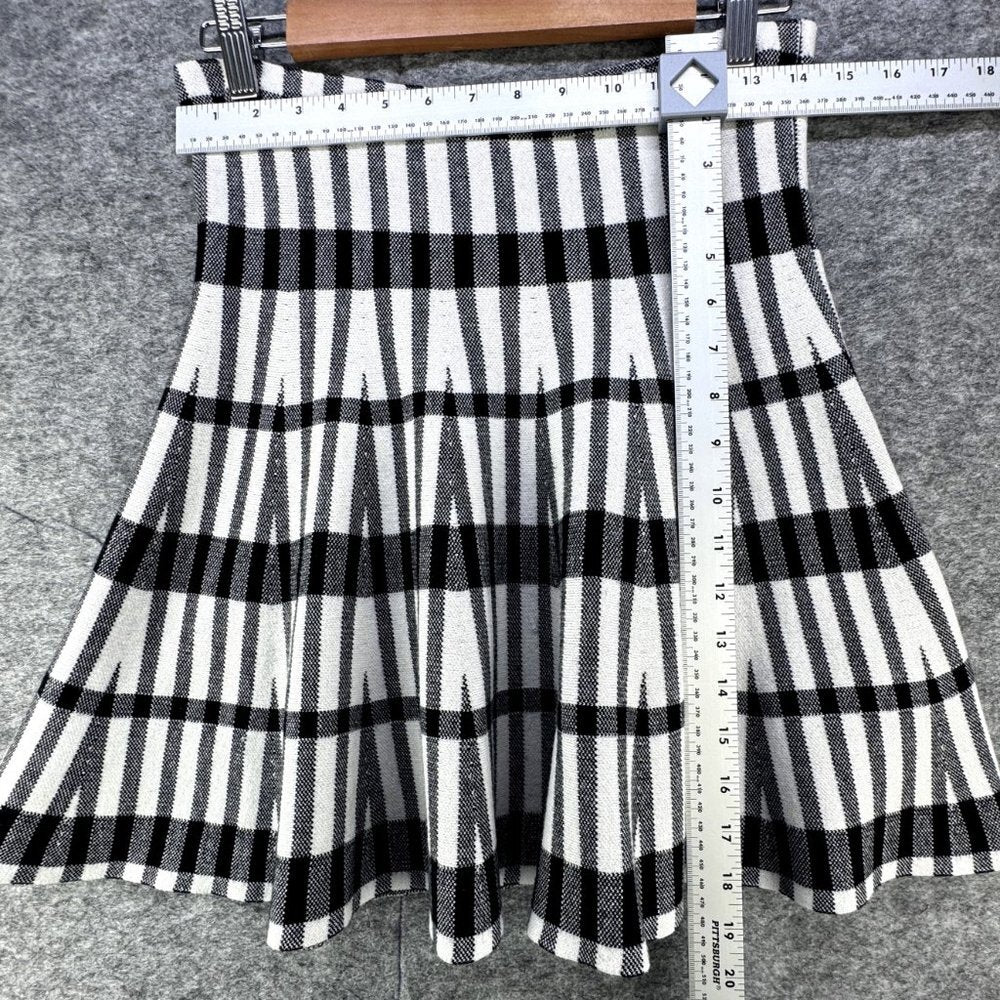 Max Edition Women Pull On Stretch Knit Flared Skirt Black White Stripes Size M/L