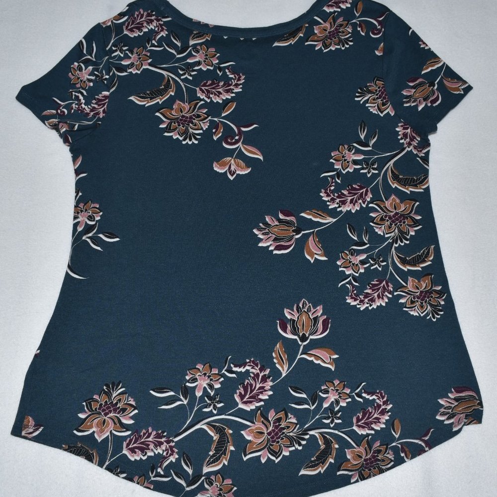 Maurice’s 24/7 Tee Top Sz S Steel Blue floral print round neck short sleeve