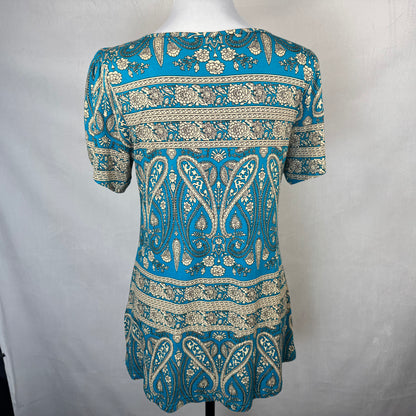 Cathy Ladies Top NWT Sz M Turquoise Paisley Print Scoop Neck Tulip Short Sleeve