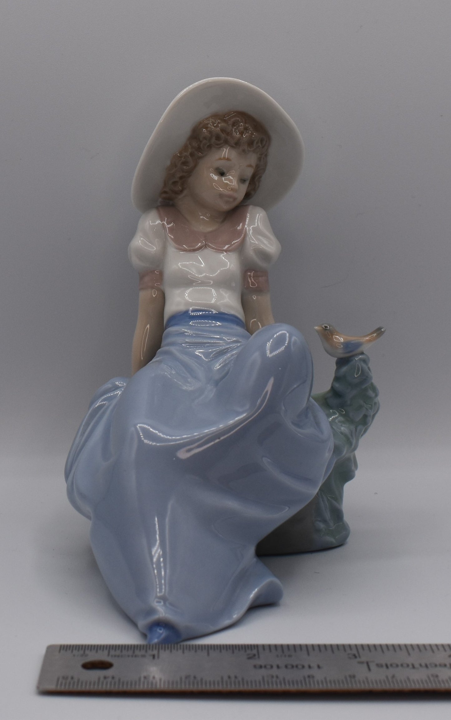 Lladro Nao 1042 Listening to Birds song Vintage Retired Figurine