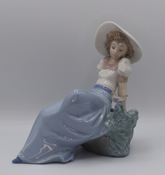 Lladro Nao 1042 Listening to Birds song Vintage Retired Figurine