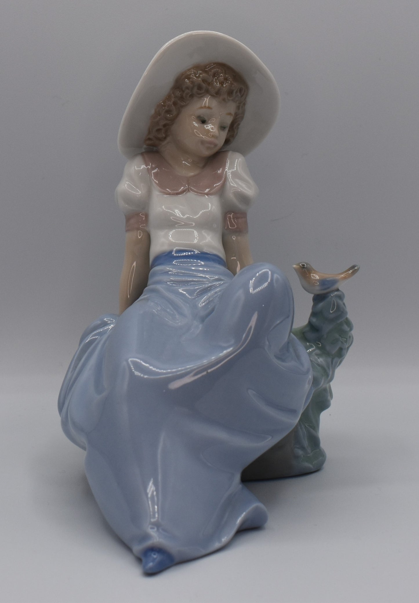 Lladro Nao 1042 Listening to Birds song Vintage Retired Figurine