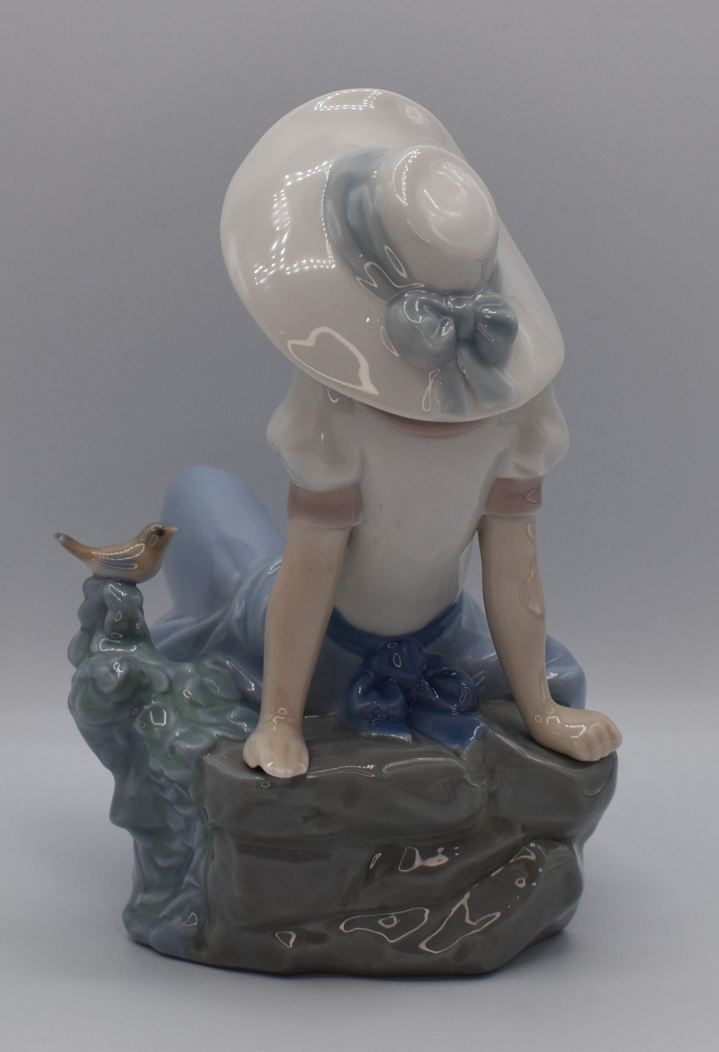 Lladro Nao 1042 Listening to Birds song Vintage Retired Figurine