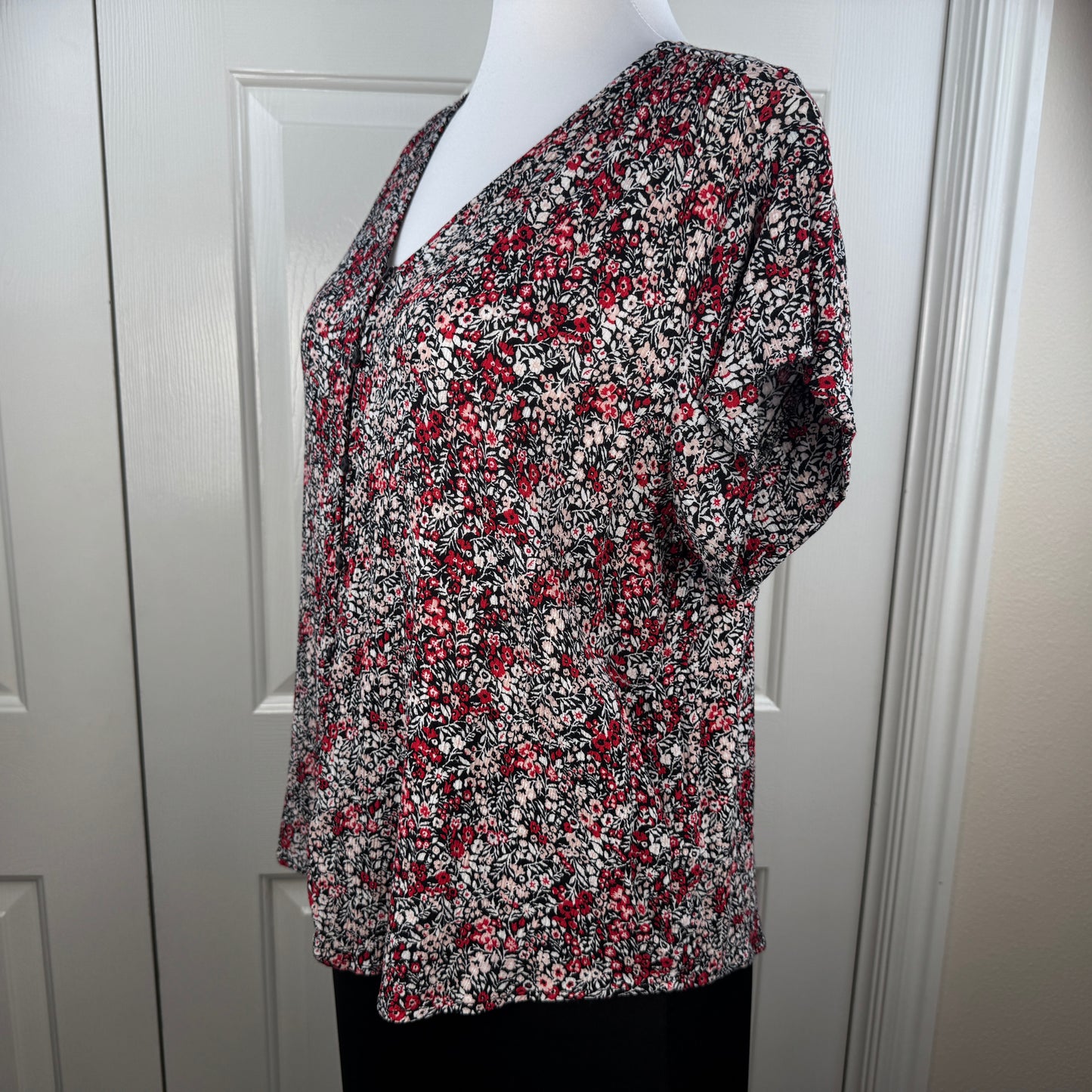 Liz Claiborne Women's Floral Button Front Blouse Black Red Size XXL