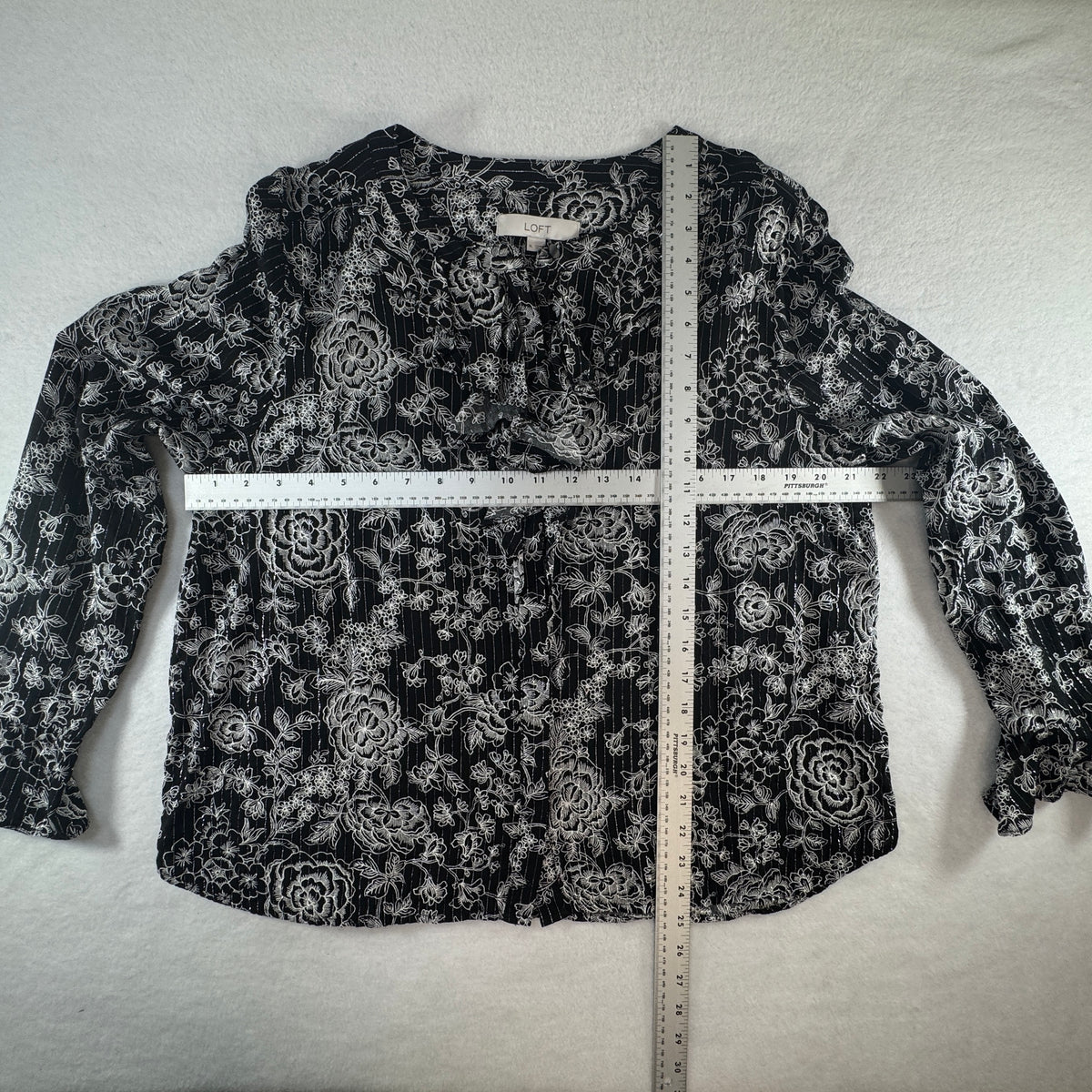 LOFT Women's Black White Floral Ruffle Blouse Metallic Thread Size XL