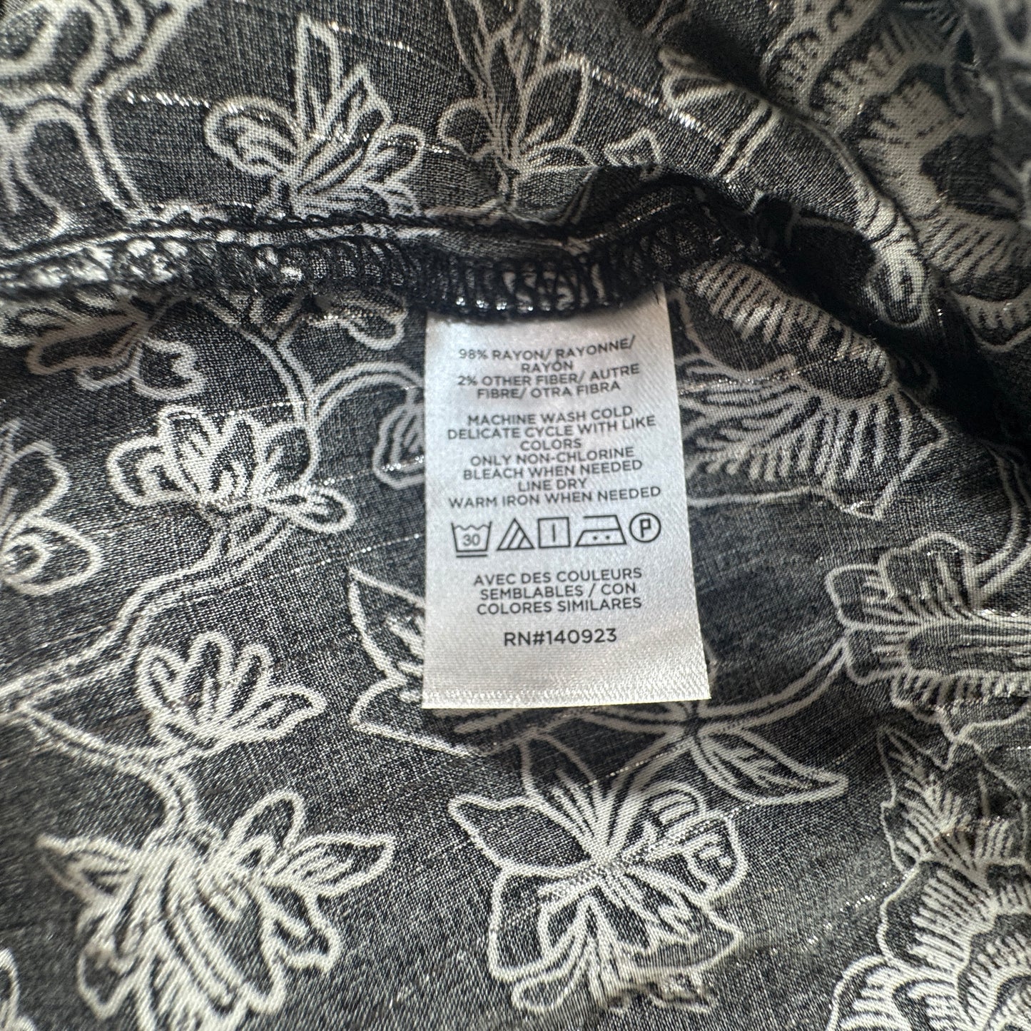 LOFT Women's Black White Floral Ruffle Blouse Metallic Thread Size XL