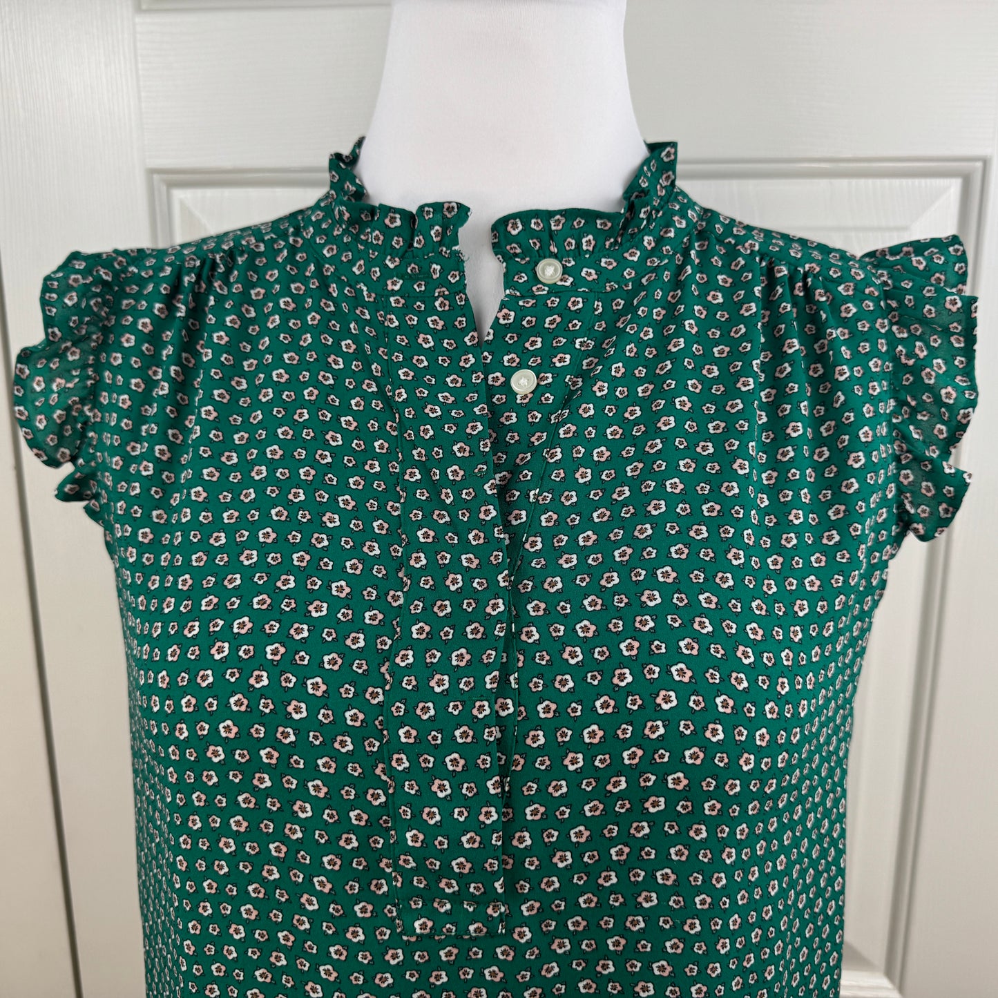 LOFT Women’s Green Floral Ruffle Sleeveless Blouse Size S