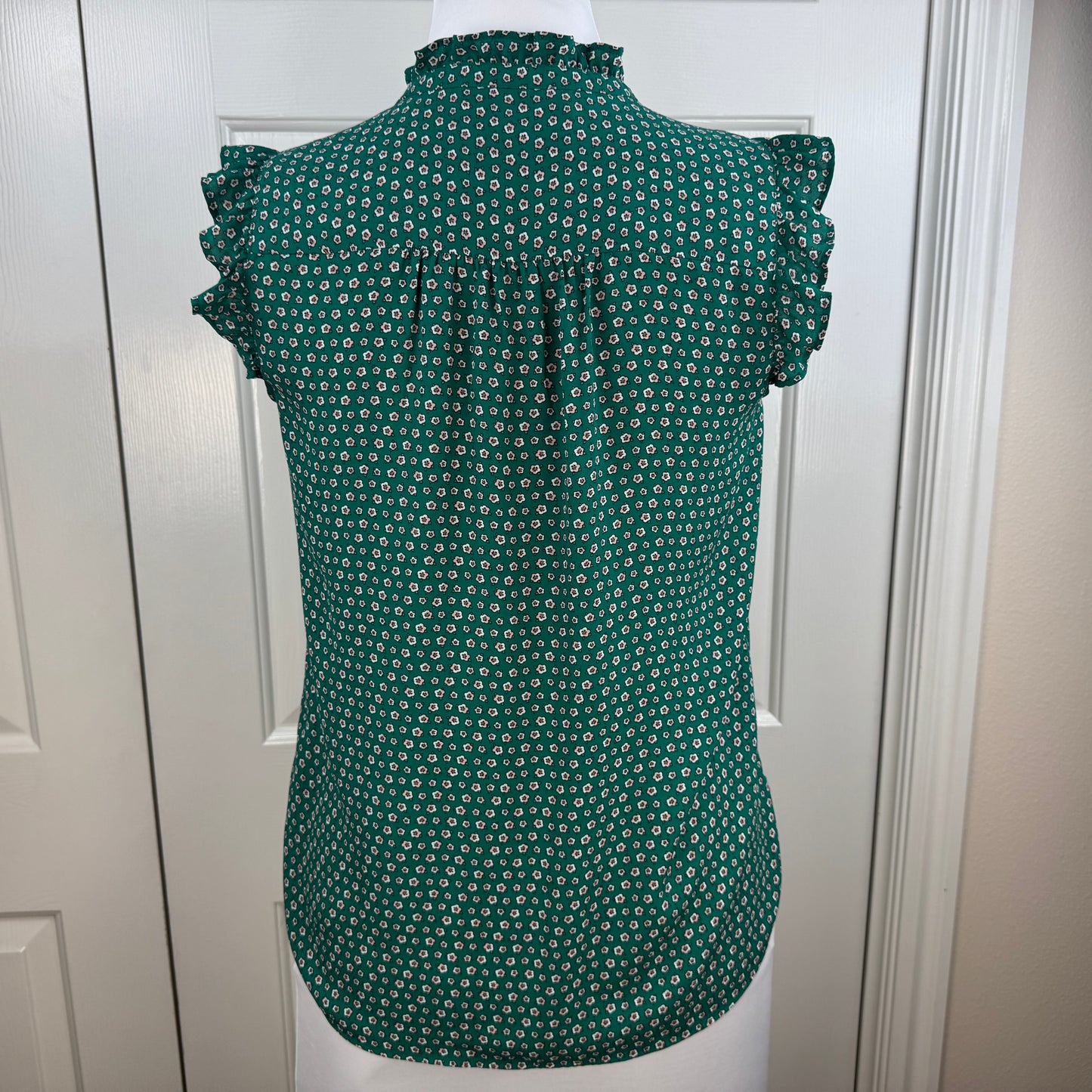 LOFT Women’s Green Floral Ruffle Sleeveless Blouse Size S