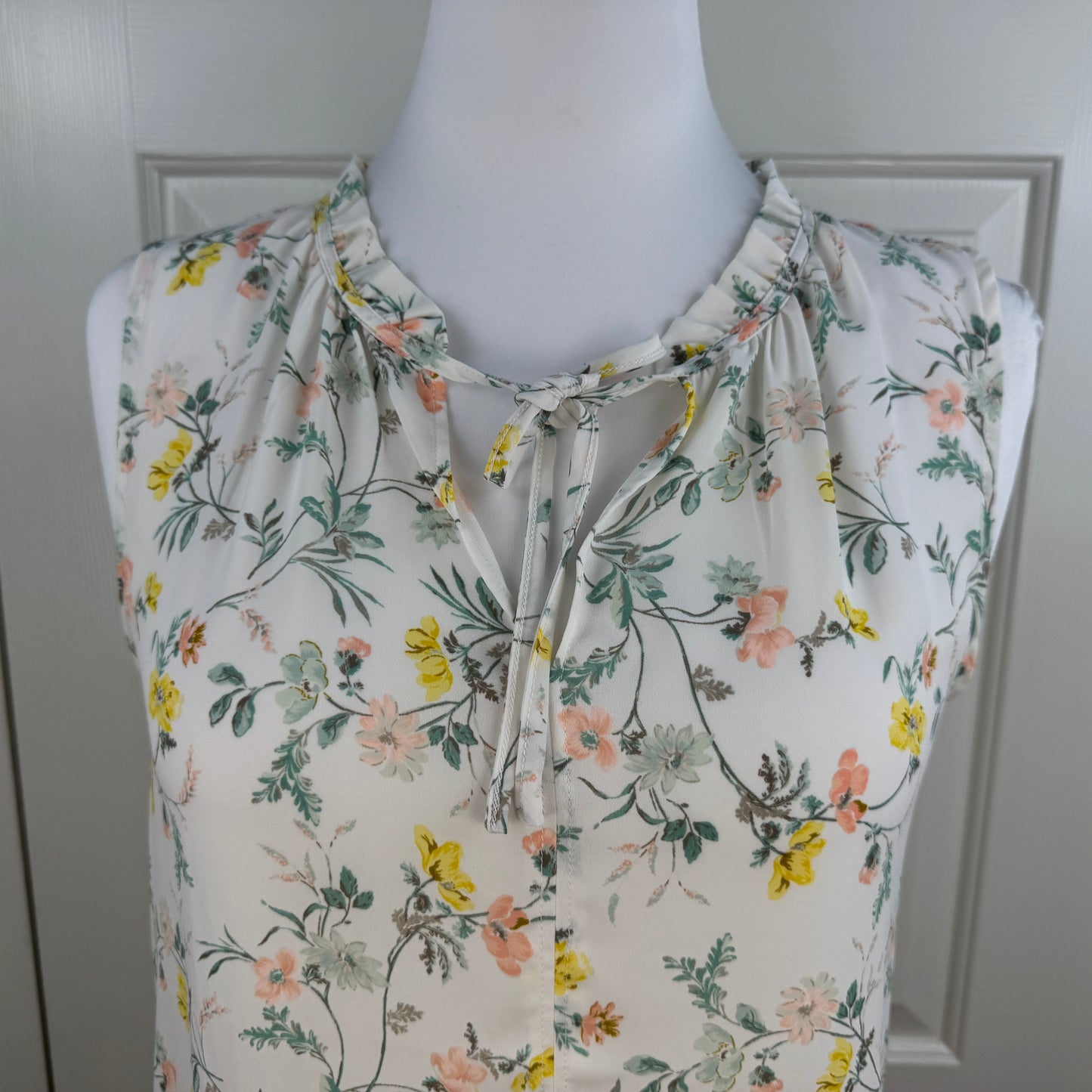 LOFT Women's Floral Sleeveless Ruffle Tie Neck Blouse Ivory Size S