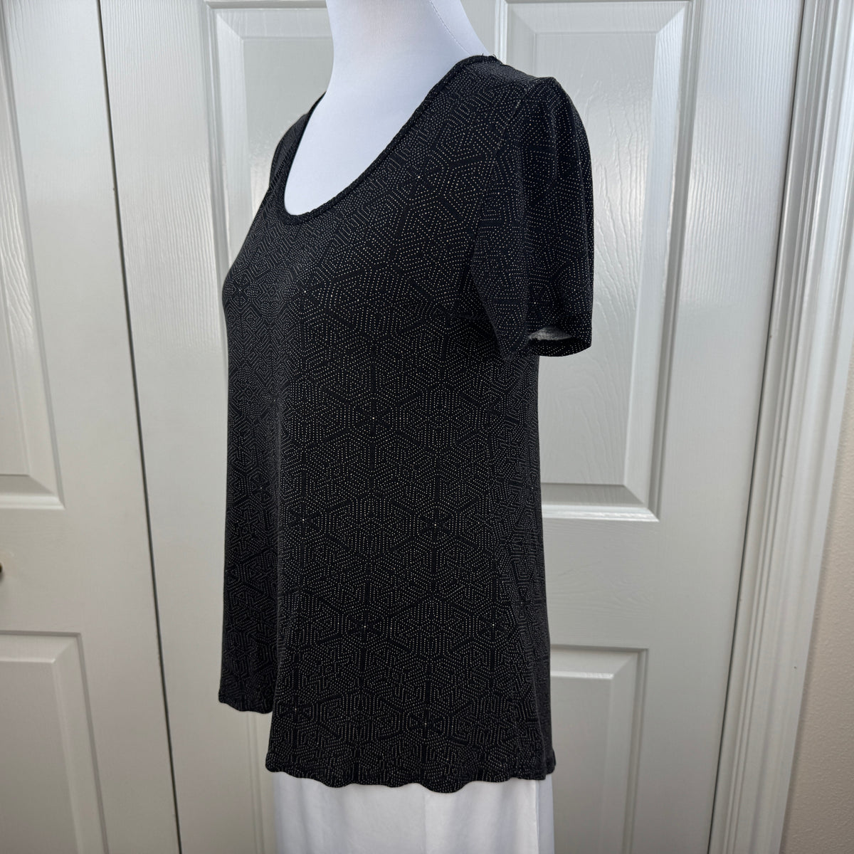 LuLaRoe Black Geometric Print Tunic Top Short Sleeve Scoop Neck Size XS