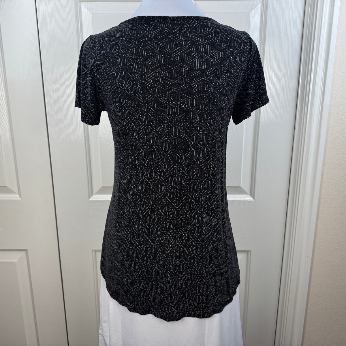 LuLaRoe Black Geometric Print Tunic Top Short Sleeve Scoop Neck Size XS
