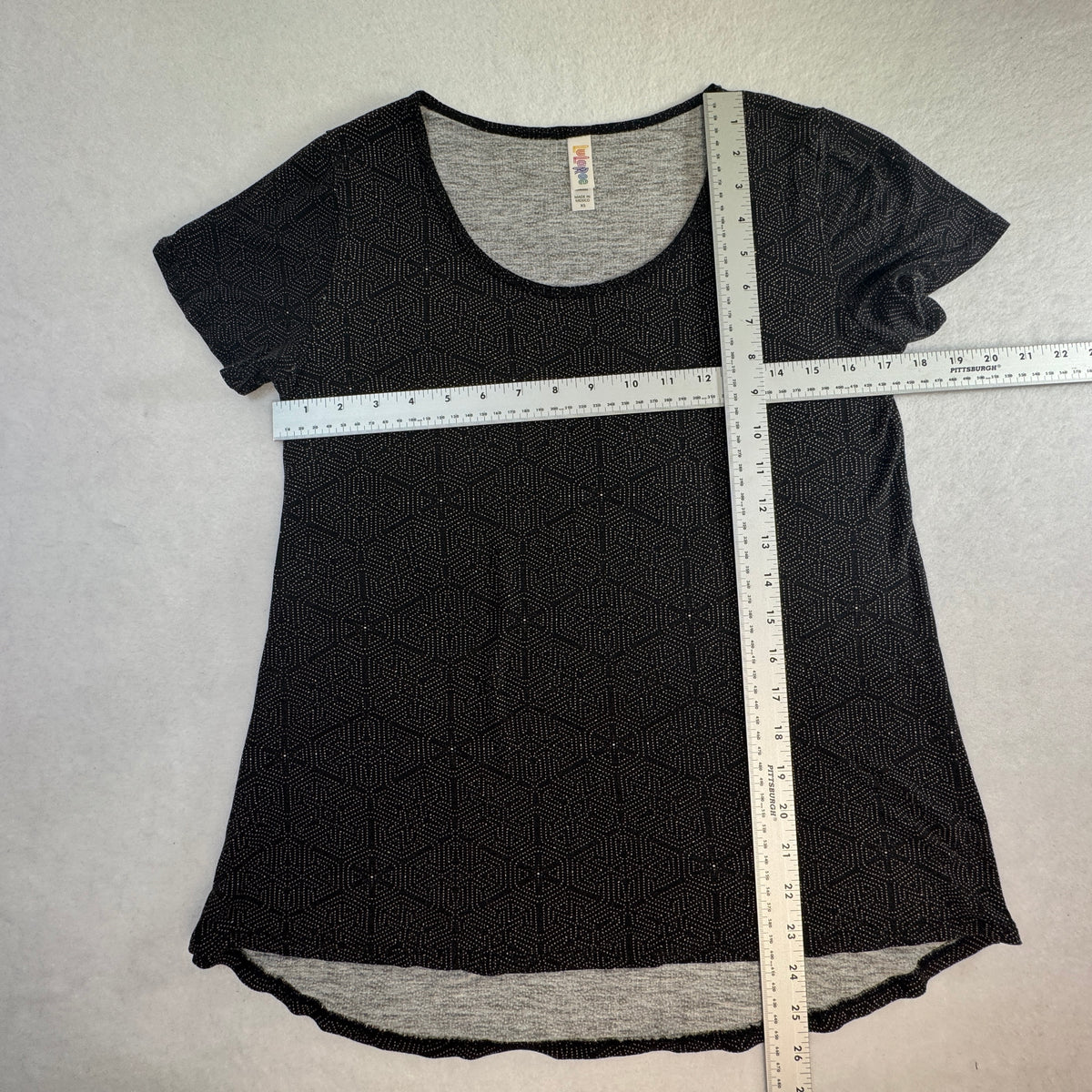 LuLaRoe Black Geometric Print Tunic Top Short Sleeve Scoop Neck Size XS