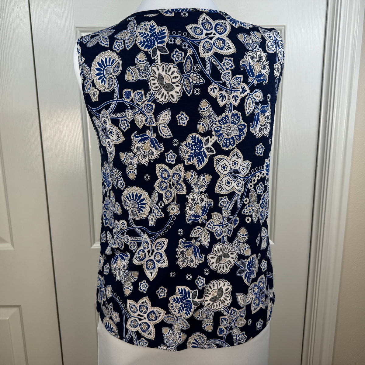 Naif Women's Floral Crisscross Ruffle Sleeveless Blouse Navy Blue Size M