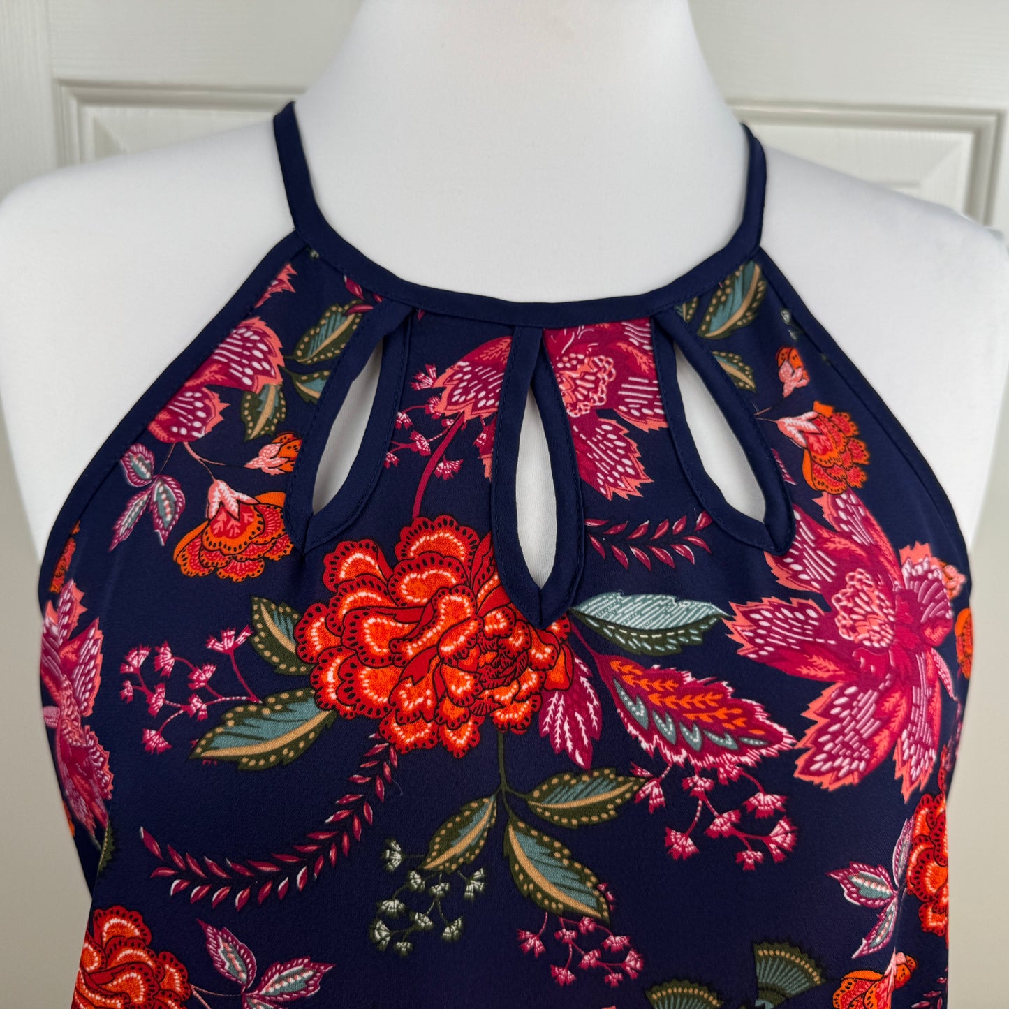 PaperMoon Women's Navy Floral Halter Keyhole Sleeveless Blouse Size M