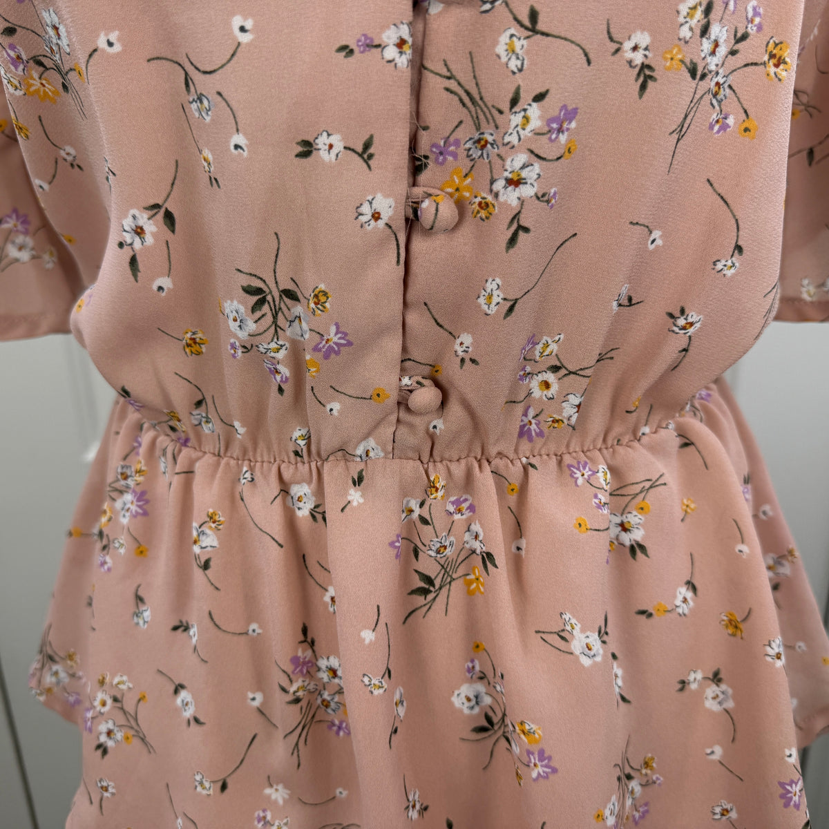 Sienna Sky Floral Peplum Blouse Peach Pink V-Neck Button Front Size XS