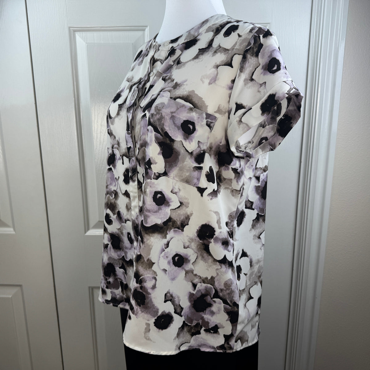 Simply Vera VeraWang Women's Floral Button Front Blouse Purple Black Size PL