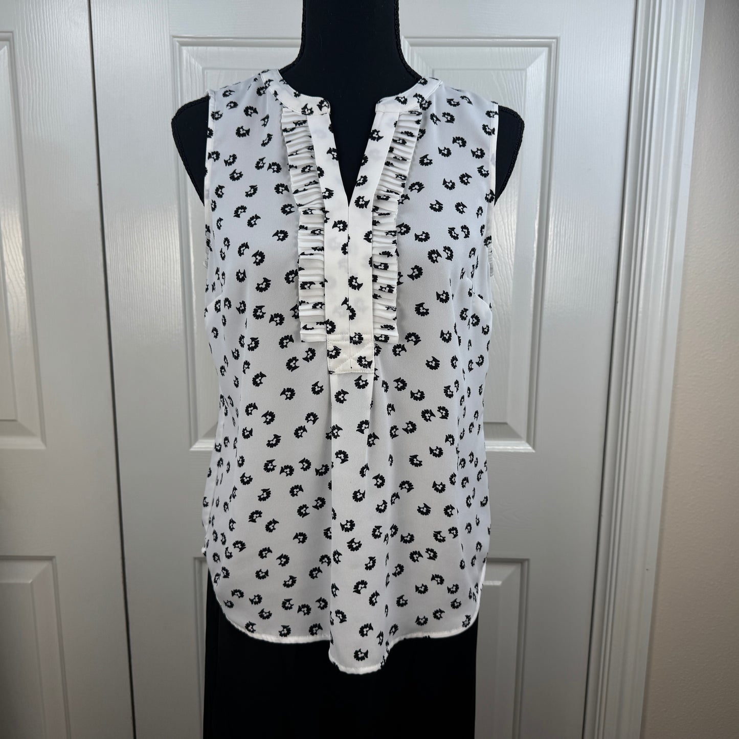 Talbots Petites Women's Floral Sleeveless Pleated Blouse Ivory Black Size SP