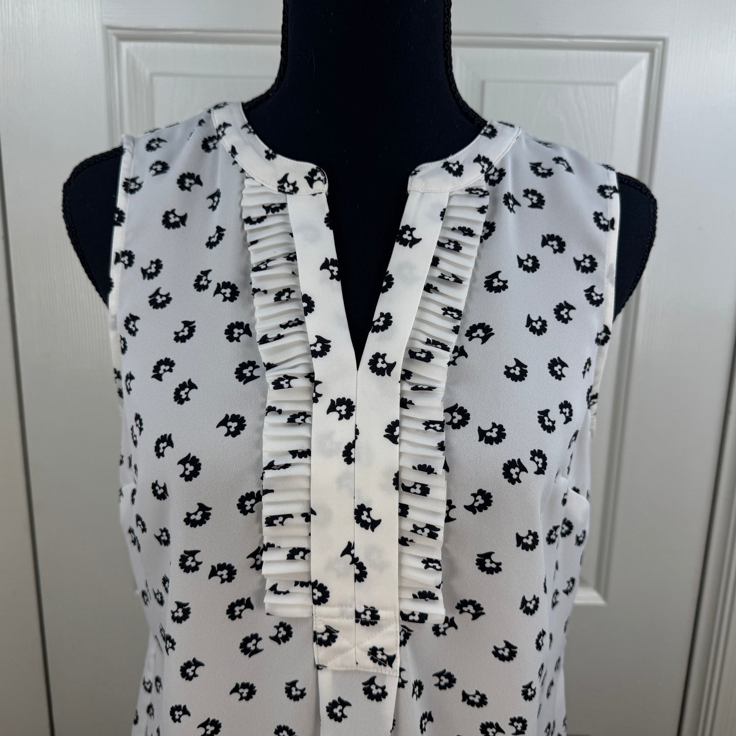 Talbots Petites Women's Floral Sleeveless Pleated Blouse Ivory Black Size SP