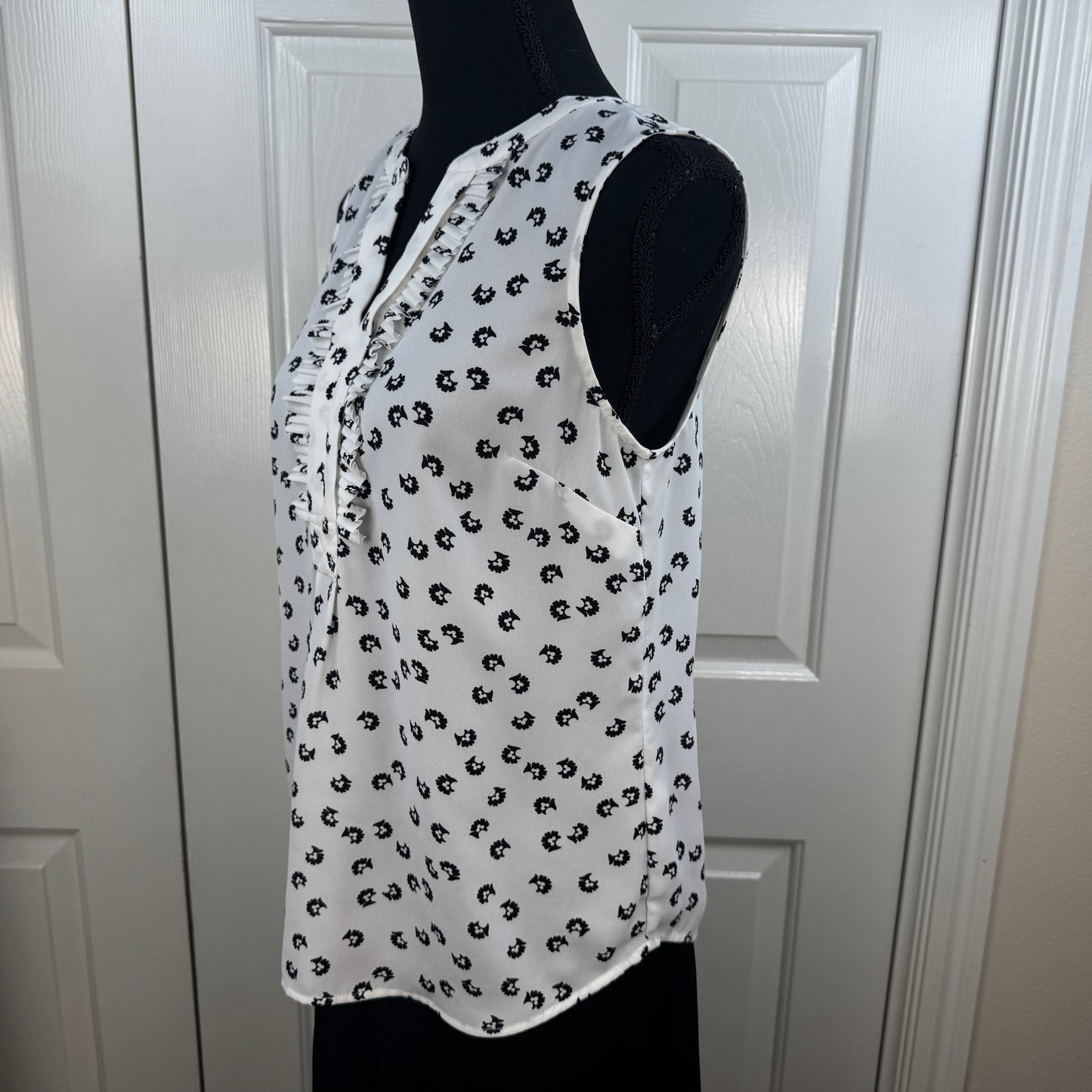 Talbots Petites Women's Floral Sleeveless Pleated Blouse Ivory Black Size SP