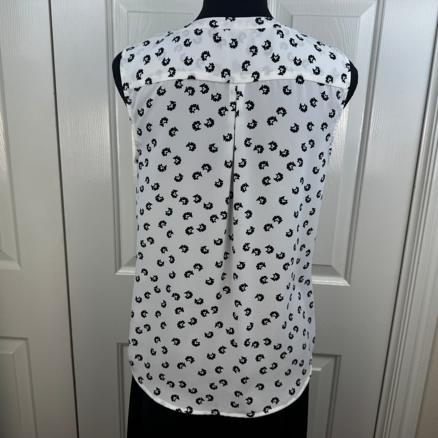 Talbots Petites Women's Floral Sleeveless Pleated Blouse Ivory Black Size SP