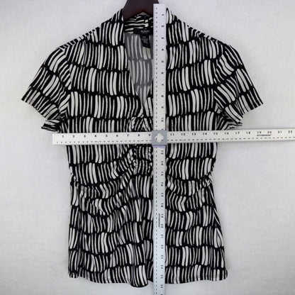 Alfani Ladies Blouse Sz S/P Ruched front and sides short sleeve V-Neck
