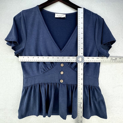 Lavender Field Blouse Women Size Medium Blue princess cut